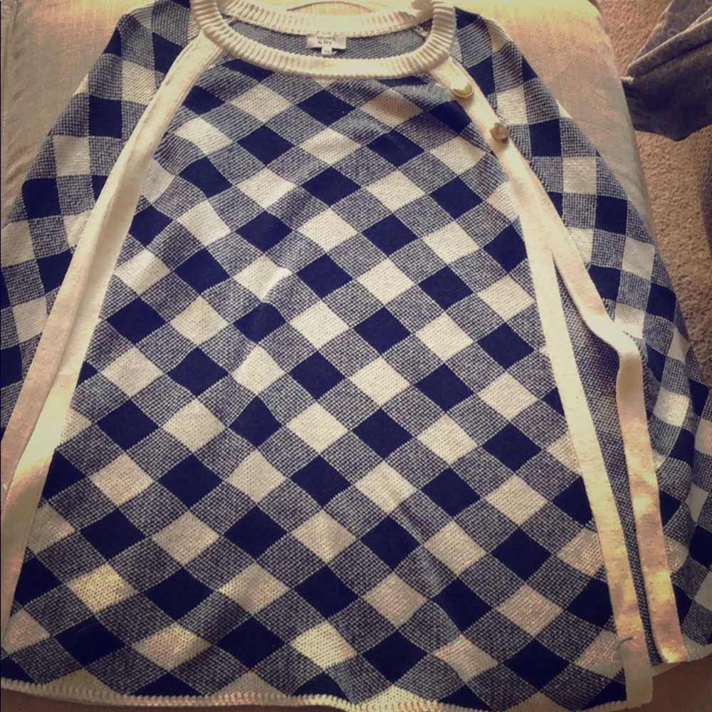 Crown and Ivy poncho